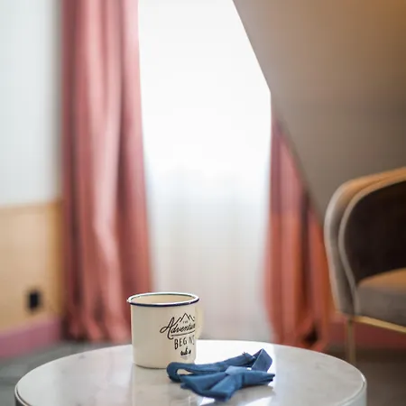 Hotel Handsome By Elegancia 3*