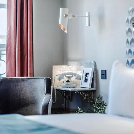Handsome By Elegancia Hotel París