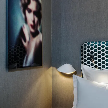 Handsome By Elegancia Hotel