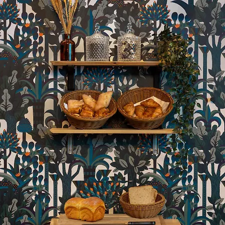 Handsome 3*