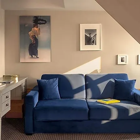 Handsome Hotel Paris