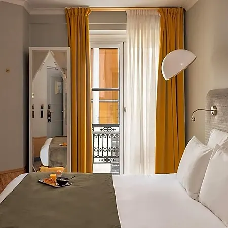 Handsome Hotel