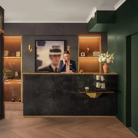 Handsome Hotel