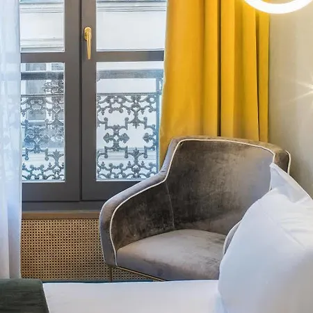 Handsome By Elegancia Hotel