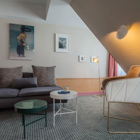 Handsome Ξενοδοχείο