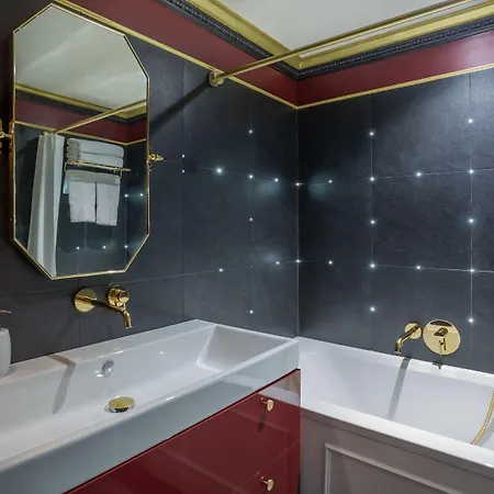 Handsome Hotel Paris
