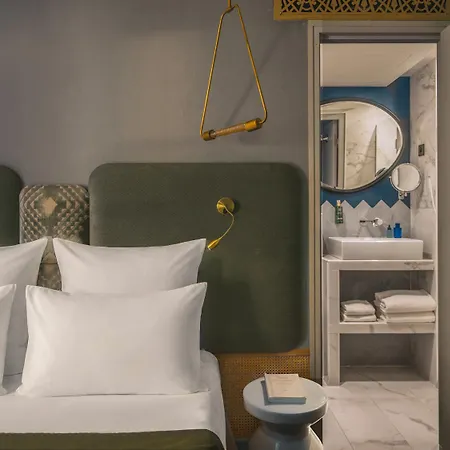 Handsome Hotel