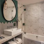 Hotel Handsome 3*