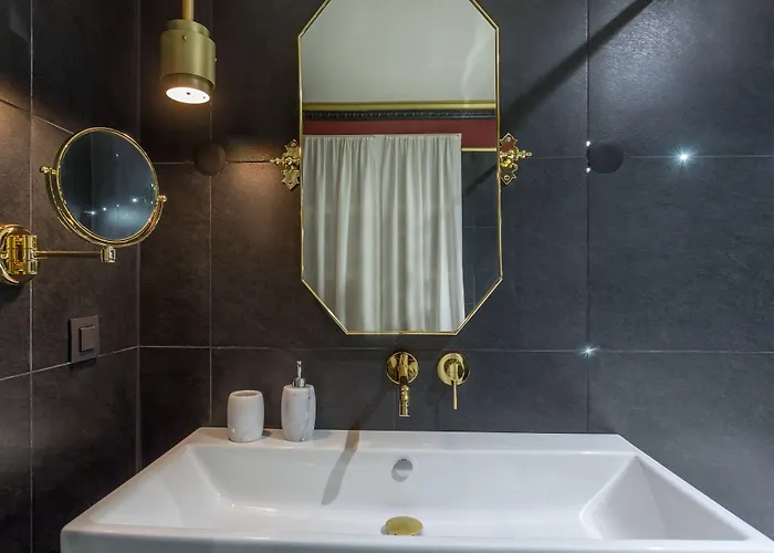 Handsome Hotel 3*