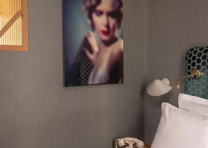 Hotel Handsome